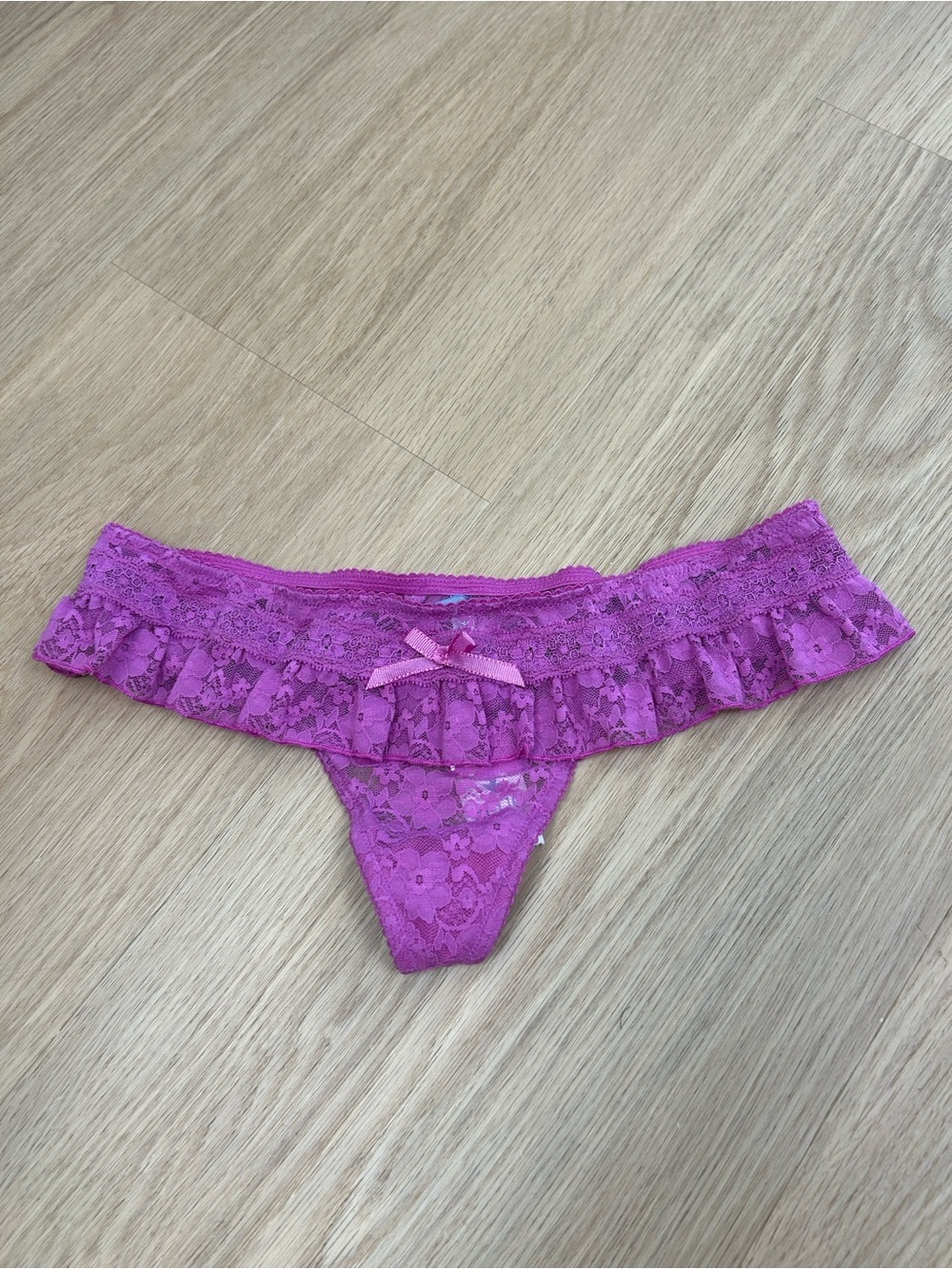 NWT Aerie Ruffle Lace Thong Panty S